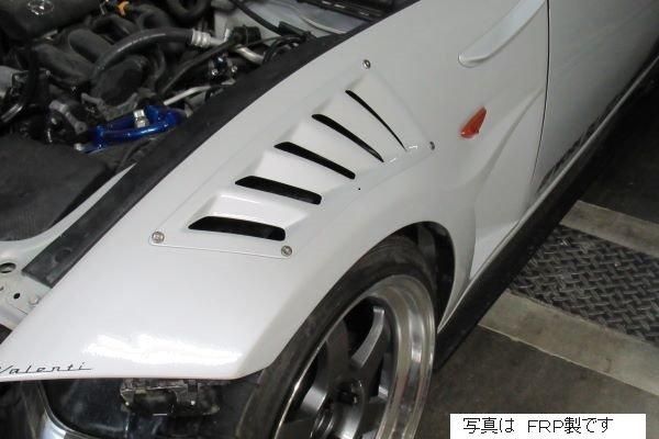 GARAGE VARY ND ROADSTER
フェンダーダクト　平織りカーボン製