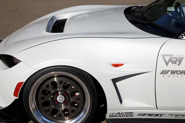 GARAGE VARY ND ROADSTER　エアロボンネット(網付)FRP製　2L