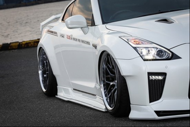 Kuhl Racing Ver3 35R-SSW R35GT-R　サイドステップ for R35 GT-R