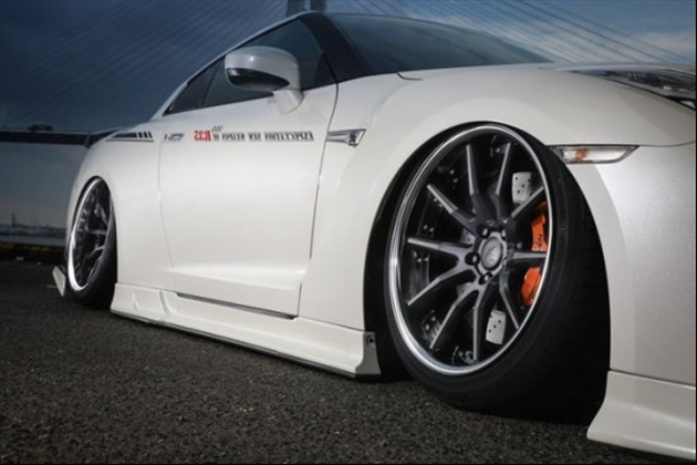 Kuhl Racing Ver2 35R-SS R35GT-R　サイドステップデュフューザー for R35 GT-R