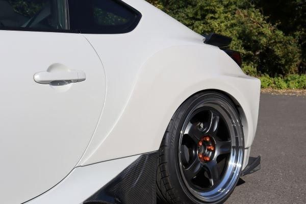 GARAGE VARY ZD8 BRZ なんちゃってブリスターフェンダー