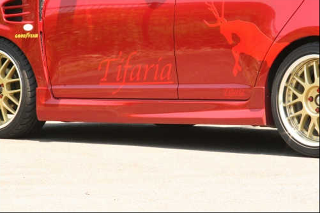 Tifaria Finezza SWIFT サイドステップ(FRP) for スイフト 21・31・11・71系 前期・後期共通