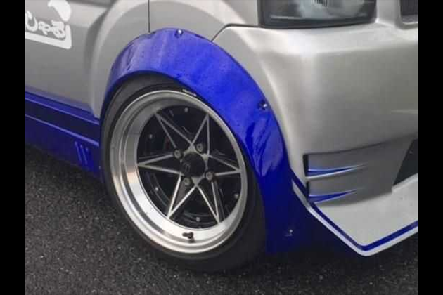 はろーすぺしゃる ブリスターキット用 フロントフェンダー FRP製 白色ゲルコート仕上げ for キャリイ DA63T