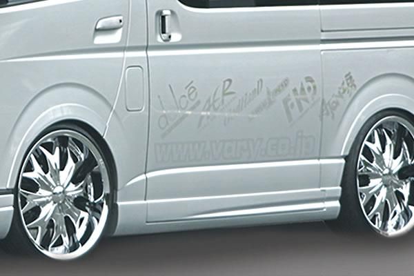 GARAGE VARY 200系HIACE 標準(3型)  サイドステップ(4P ロング用)