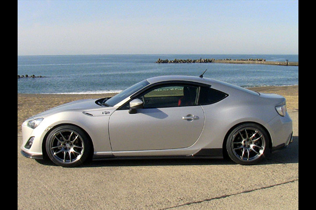 J-BLOOD サイドステップ カーボン(クリア塗装) for 86 ZN6