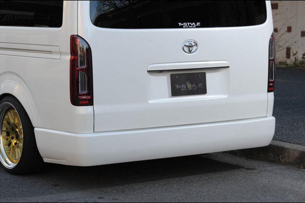 T-STYLE ワイド用リアバンパー（マフラー穴無） 未塗装 for ハイエース 4型 S-GL用