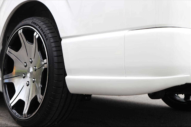 Dynasty Ideintityリヤアンダースポイラー 全ボディー共通 FRP未塗装 for ハイエース 200系 4型以降